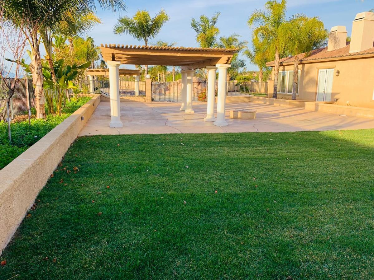Luxhome Suites N Villa Riverside Εξωτερικό φωτογραφία